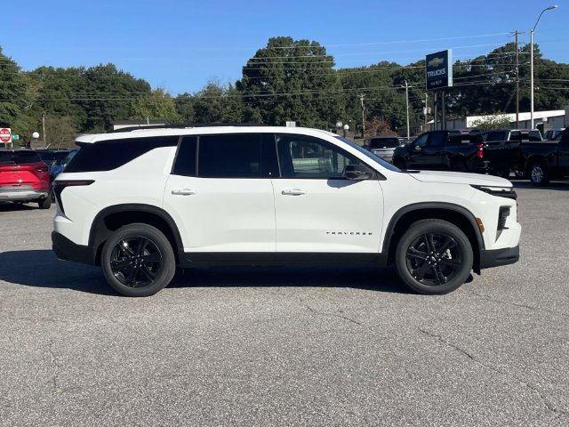 New 2027 Chevrolet Traverse LT w/ Midnight/Sport Edition FWD image 2