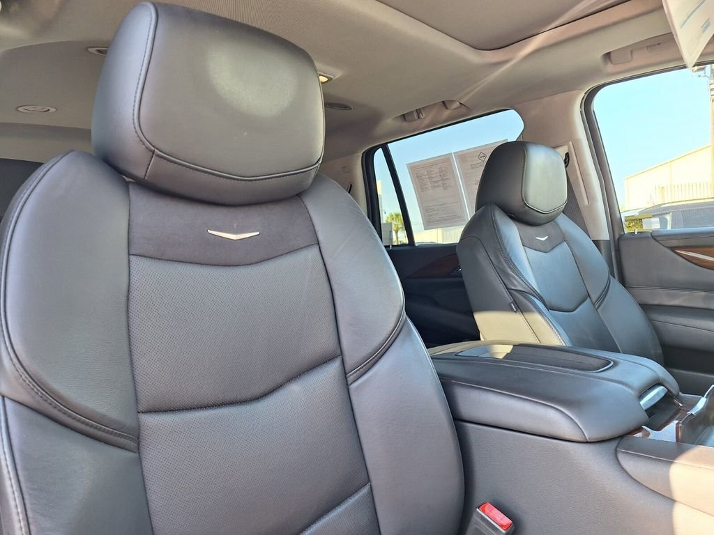 Used 2020 Cadillac Escalade Luxury image 28