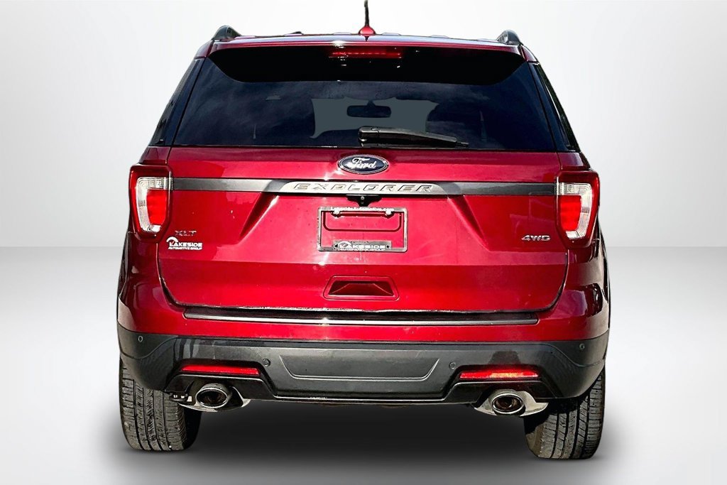 Used 2018 Ford Explorer XLT w/ XLT Appearance Package AWD/4WD image 6