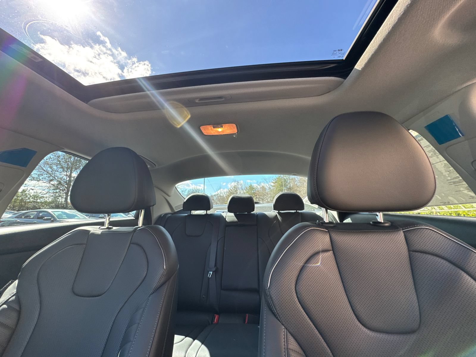 New 2026 Hyundai Elantra Limited FWD image 32