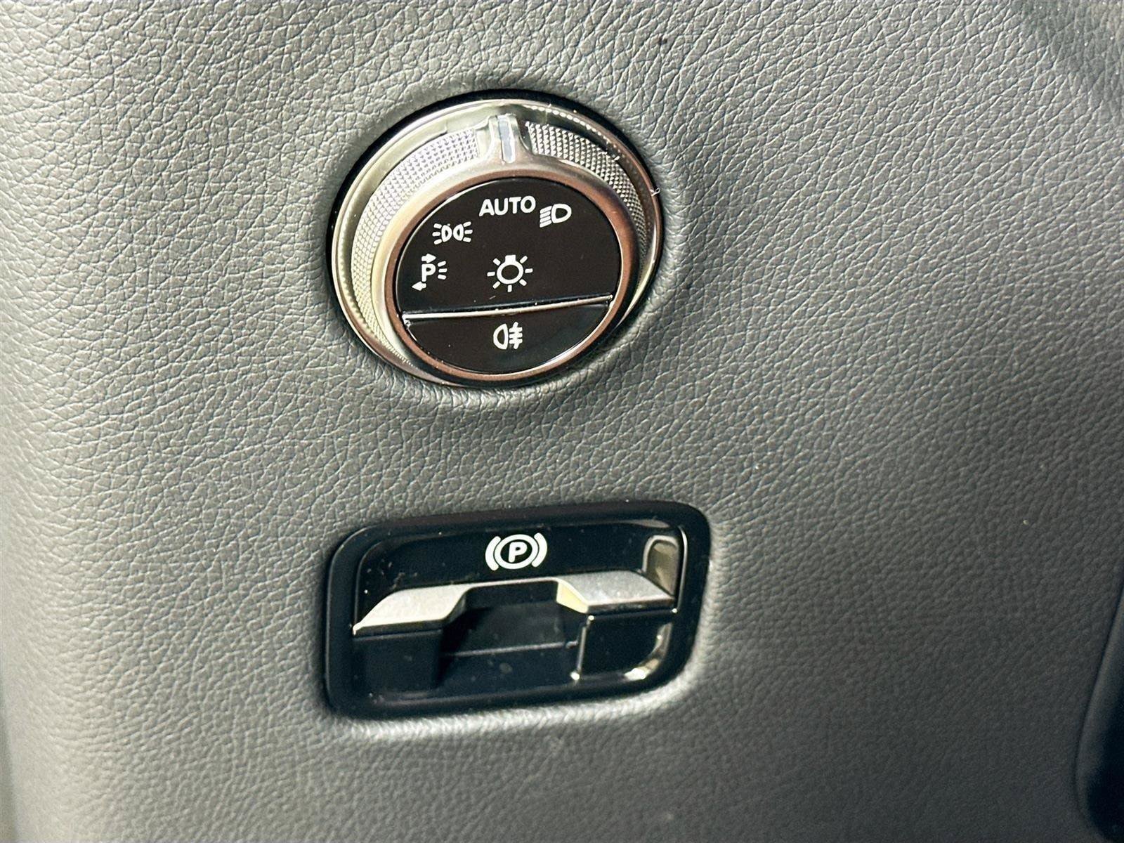 Certified 2026 Mercedes-Benz GLC 300 4MATIC image 10