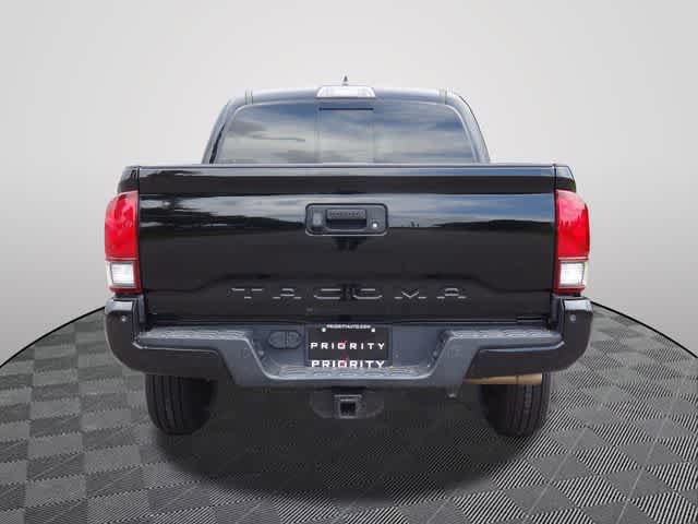 Used 2019 Toyota Tacoma TRD Off-Road w/ Technology Package AWD/4WD image 3