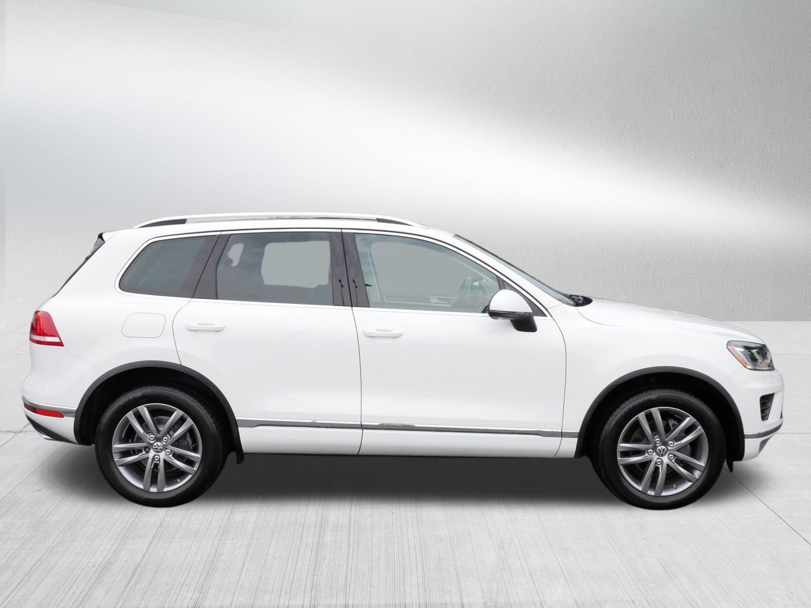 Used 2015 Volkswagen Touareg VR6 AWD/4WD image 8
