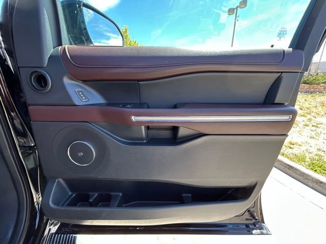 Used 2023 Ford Expedition Max Limited image 34