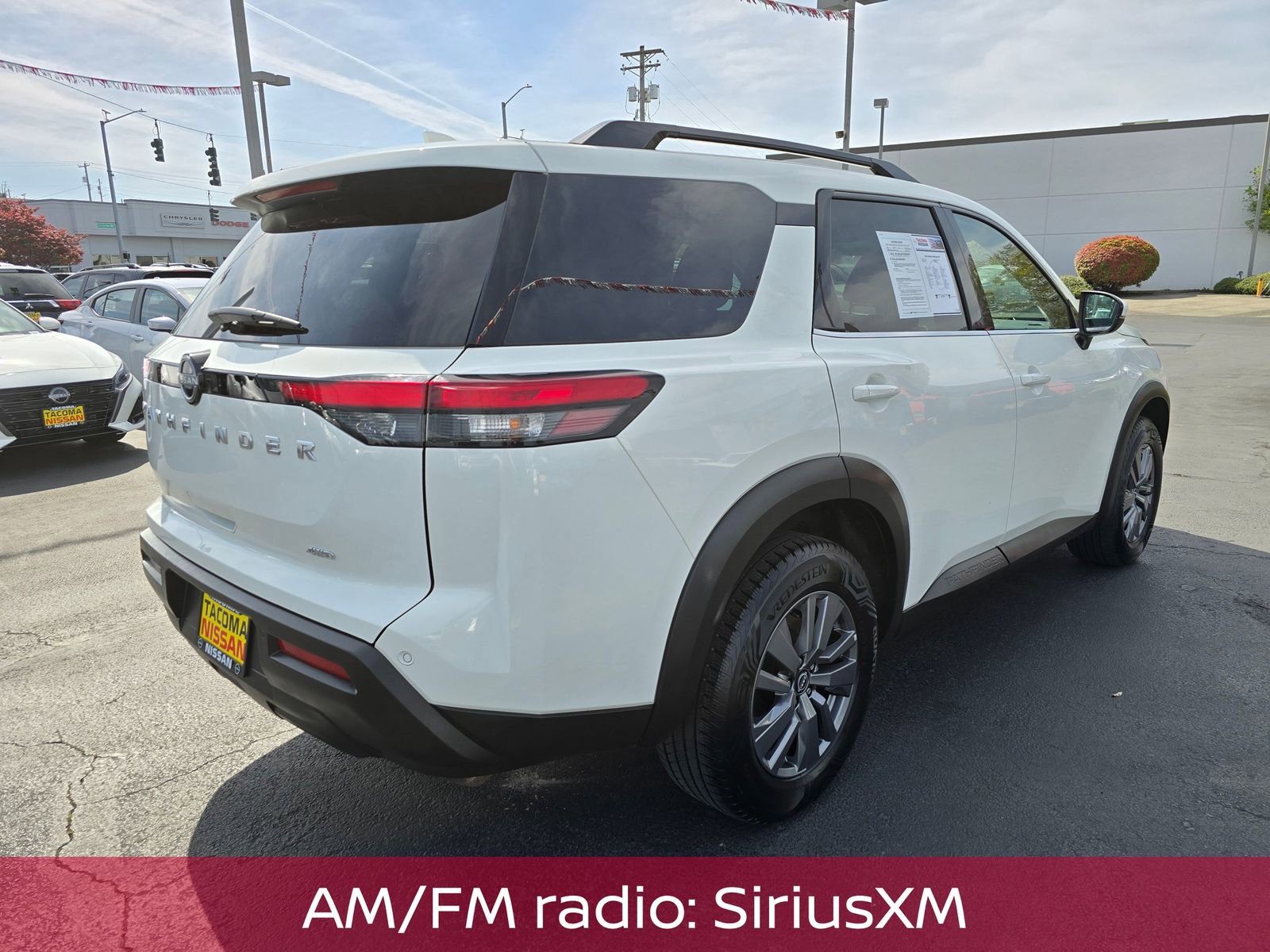 Used 2025 Nissan Pathfinder SV AWD/4WD image 5