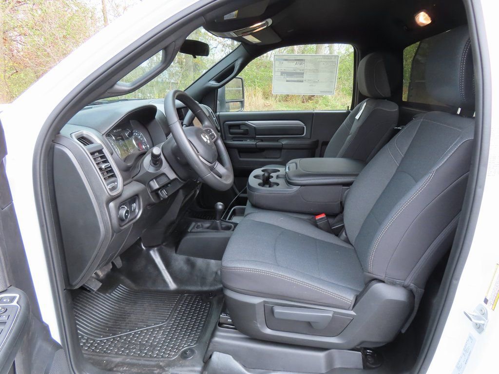 New 2024 RAM 3500 Tradesman AWD/4WD image 21