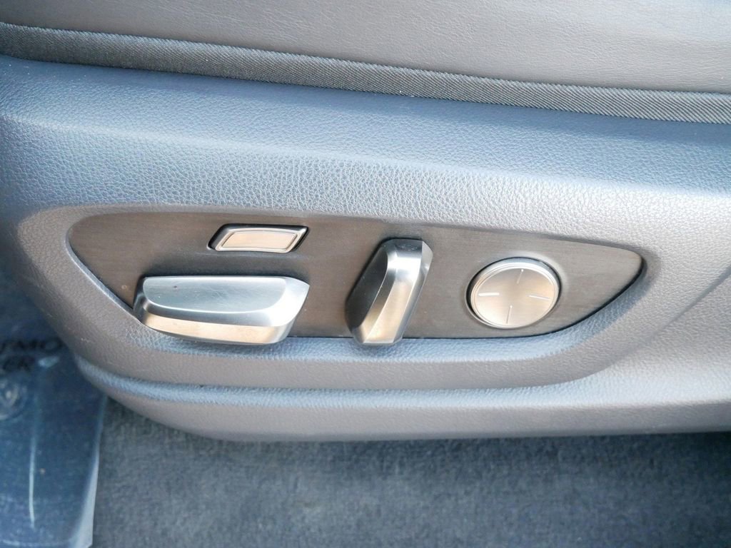 Used 2022 Lexus LX 600 4WD w/ Appearance Package image 17