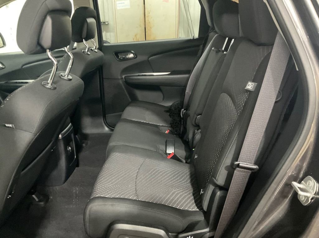 Used 2020 Dodge Journey SE w/ SE Popular Equipment Group FWD image 8