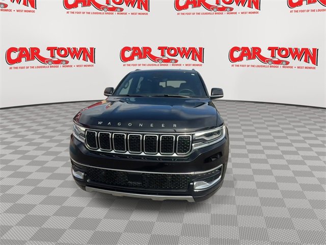 Used 2023 Jeep Wagoneer L Series III w/ Preferred Equipment Group video 3