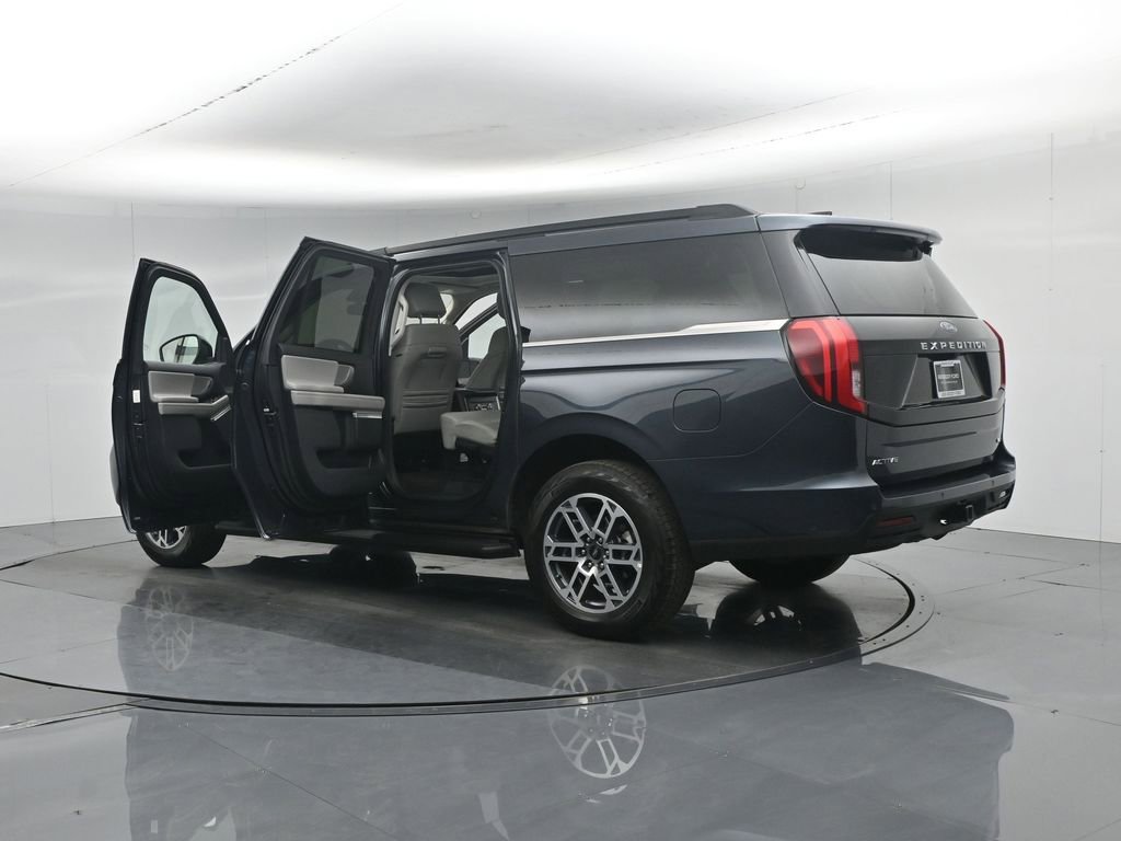 Used 2025 Ford Expedition Max Active AWD/4WD image 39