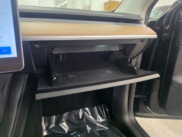 Used 2021 Tesla Model Y Long Range AWD/4WD image 21