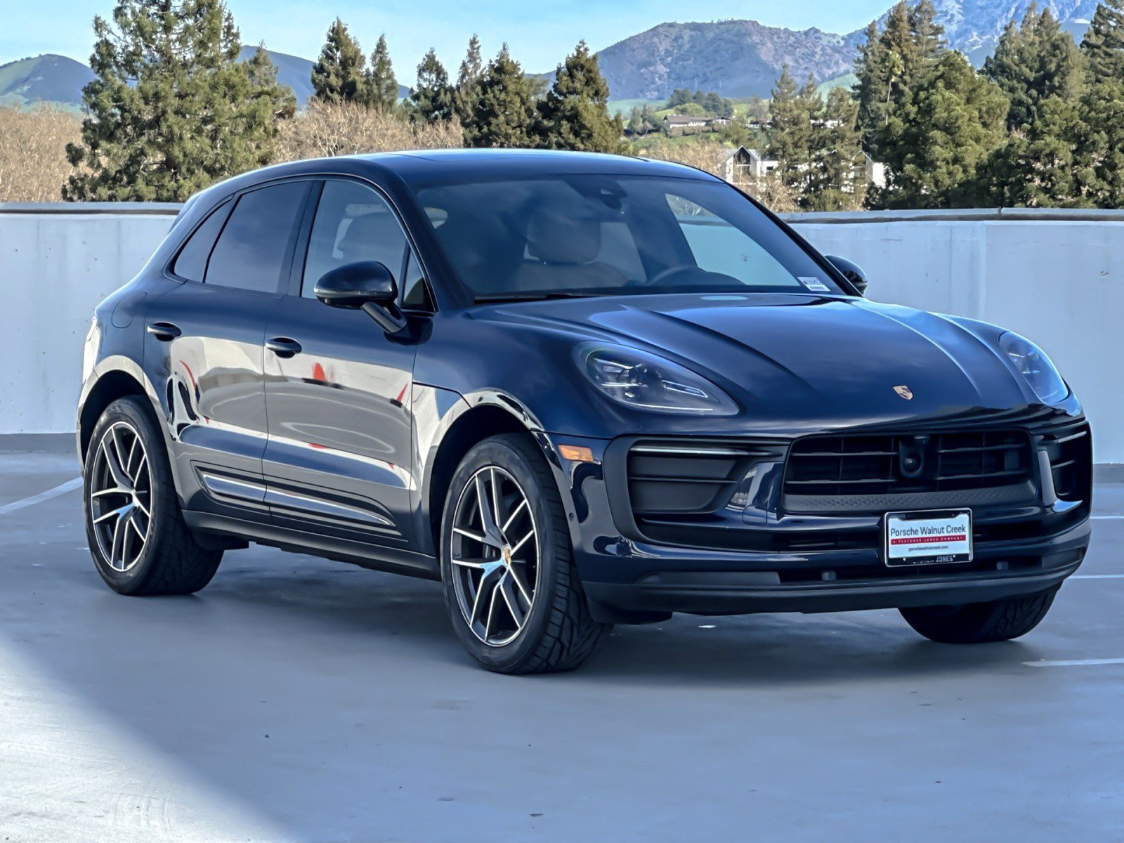 Certified 2023 Porsche Macan w/ Premium Package Plus image 10