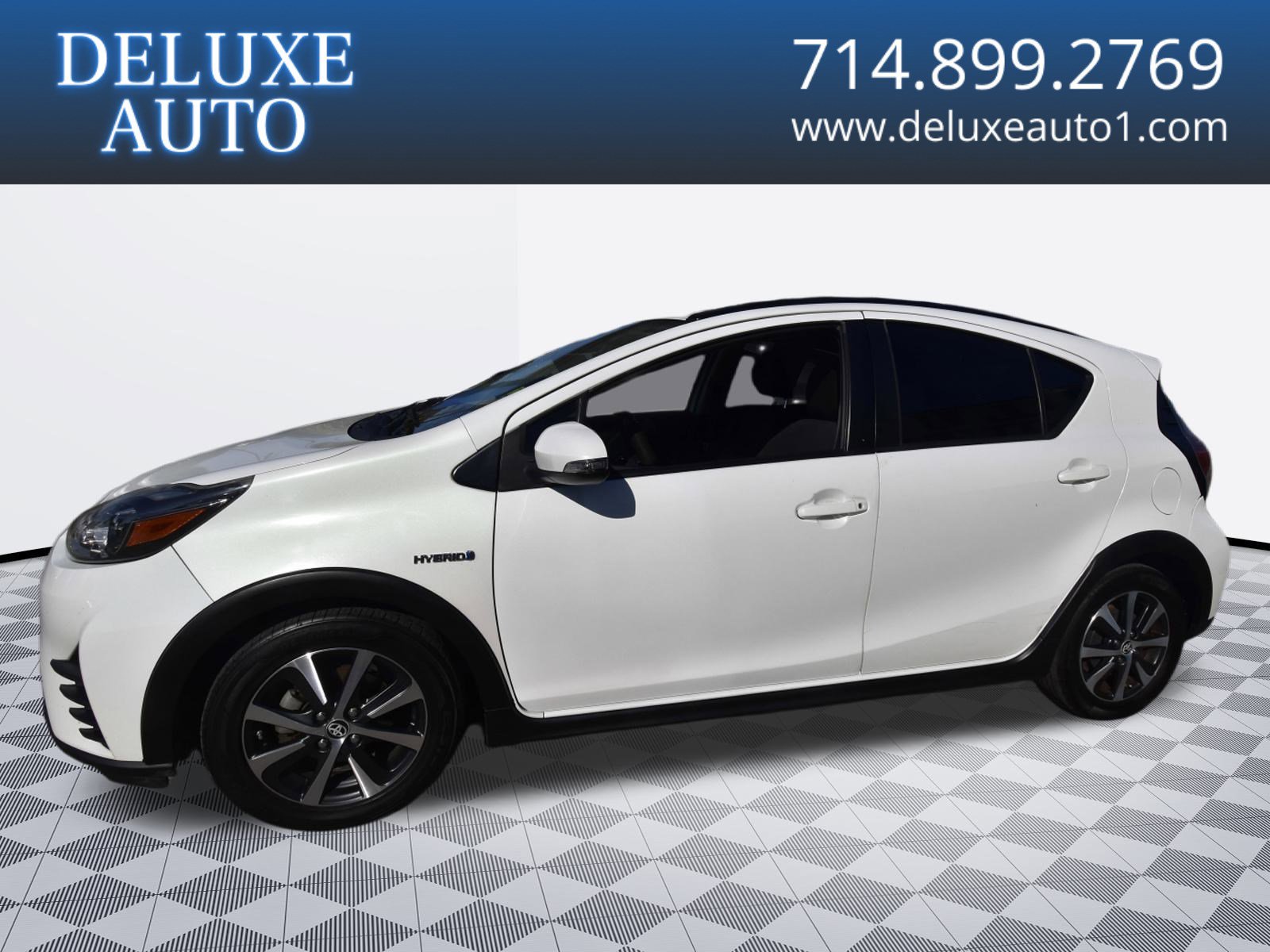 Used 2018 Toyota Prius C Two image 1