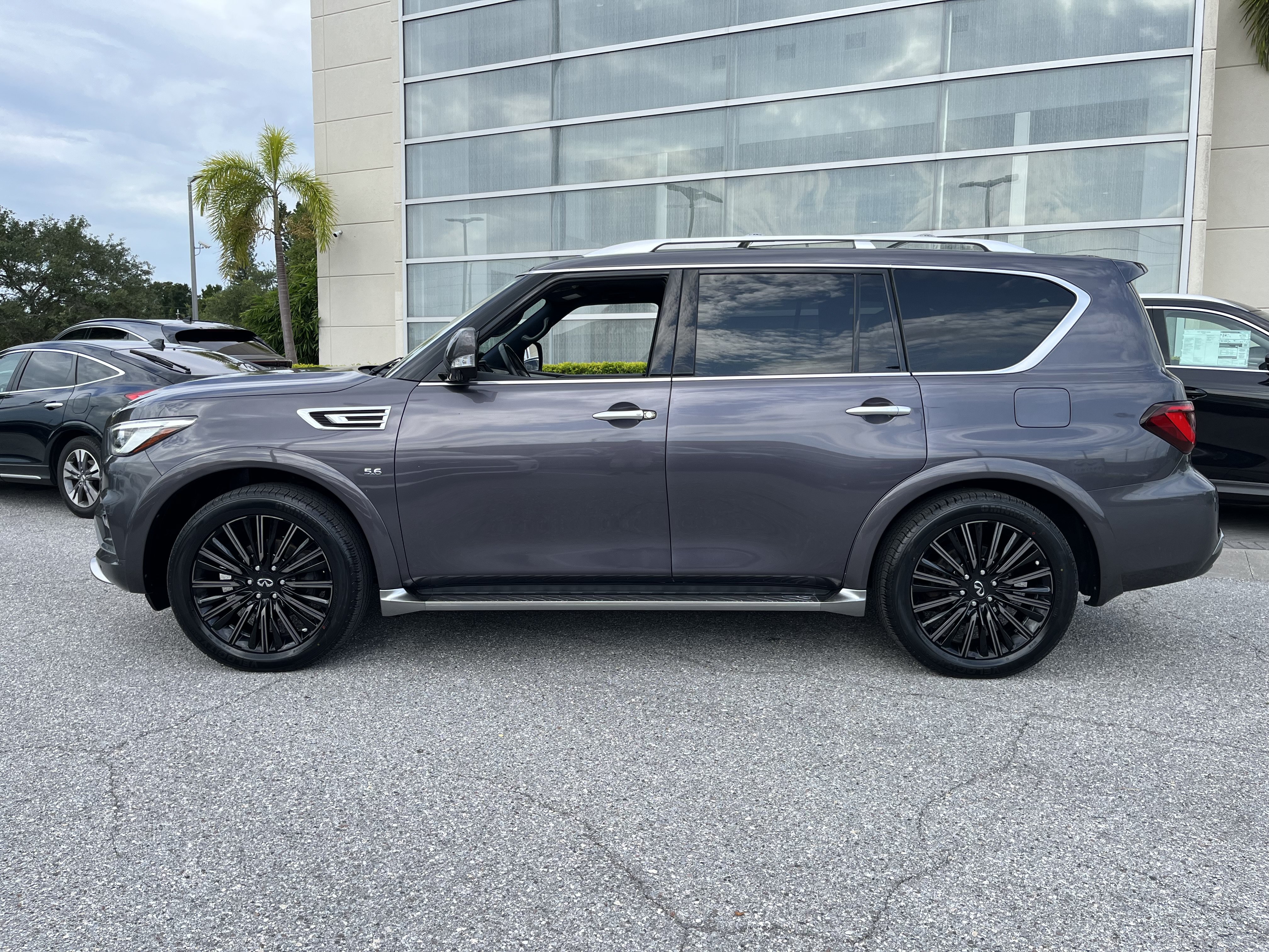 Certified 2019 INFINITI QX80 Limited w/ All-Season Package AWD/4WD image 6
