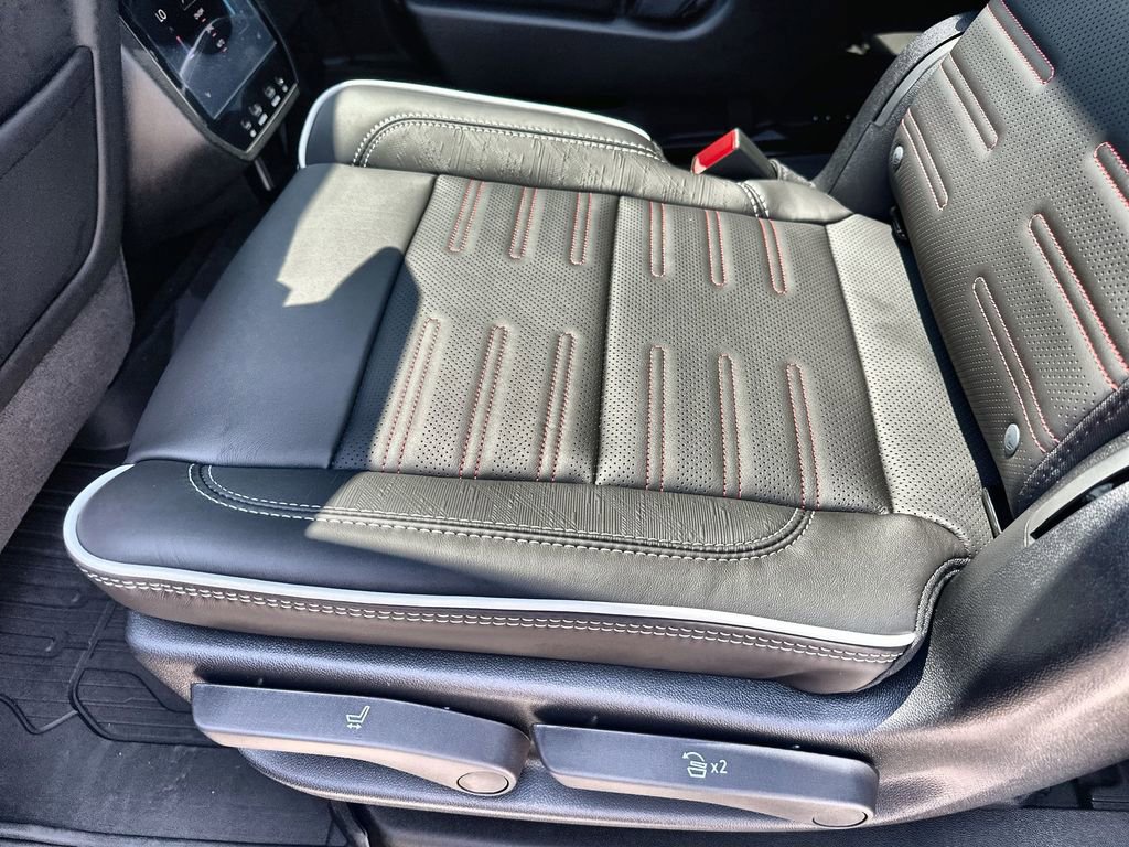 New 2026 GMC Yukon XL AT4 Ultimate w/ LPO, Floor Liner Package AWD/4WD image 17