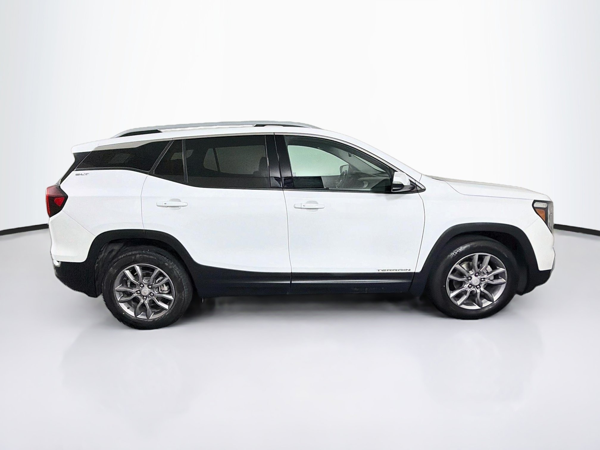Used 2023 GMC Terrain SLT FWD image 10