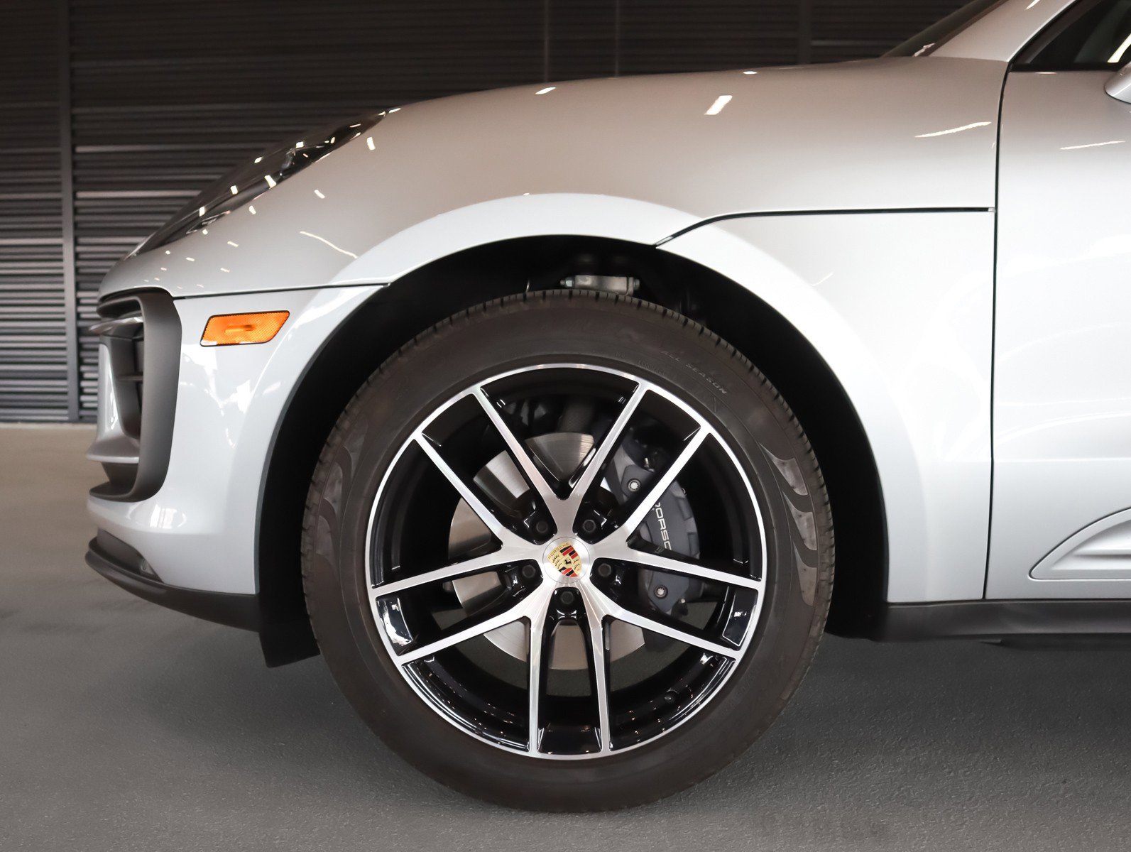 Certified 2022 Porsche Macan image 12