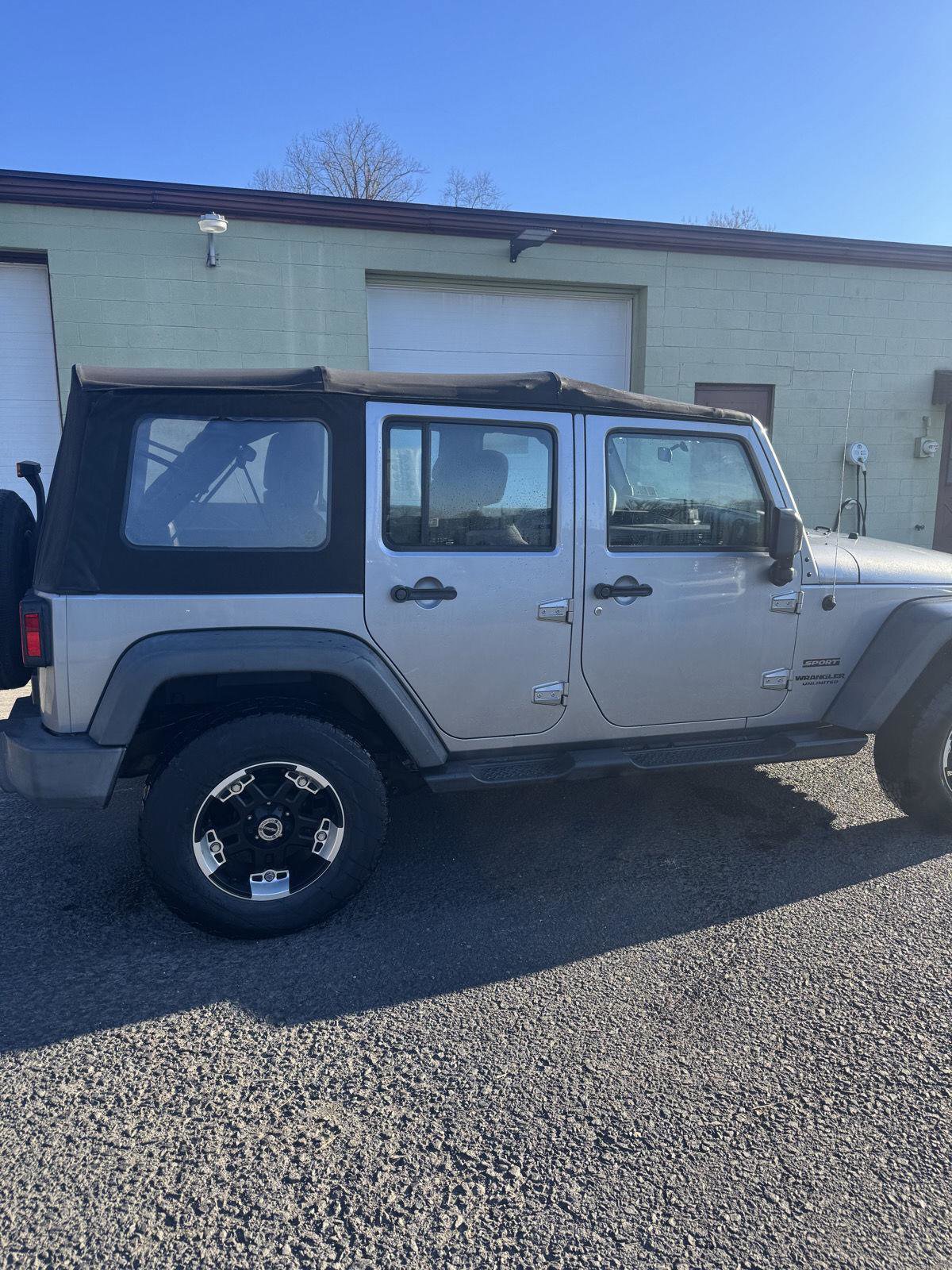 Used 2013 Jeep Wrangler Unlimited Sport image 8