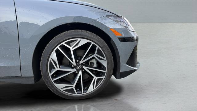 Used 2024 Hyundai Ioniq 6 SEL image 12