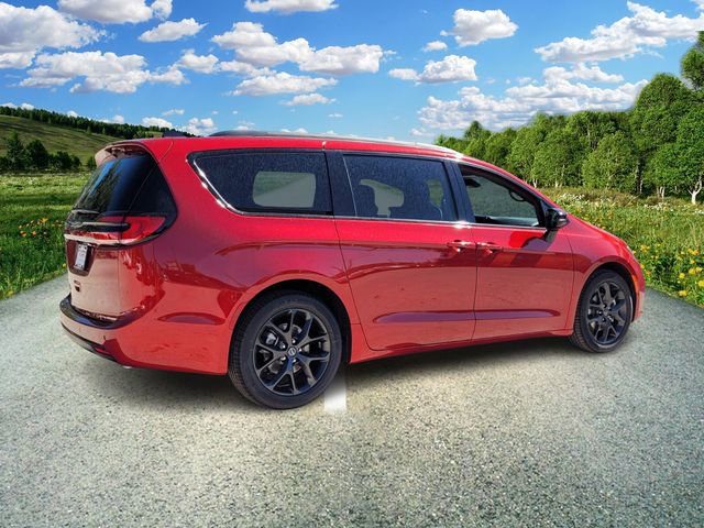 New 2026 Chrysler Pacifica Select w/ S Appearance Package FWD image 4