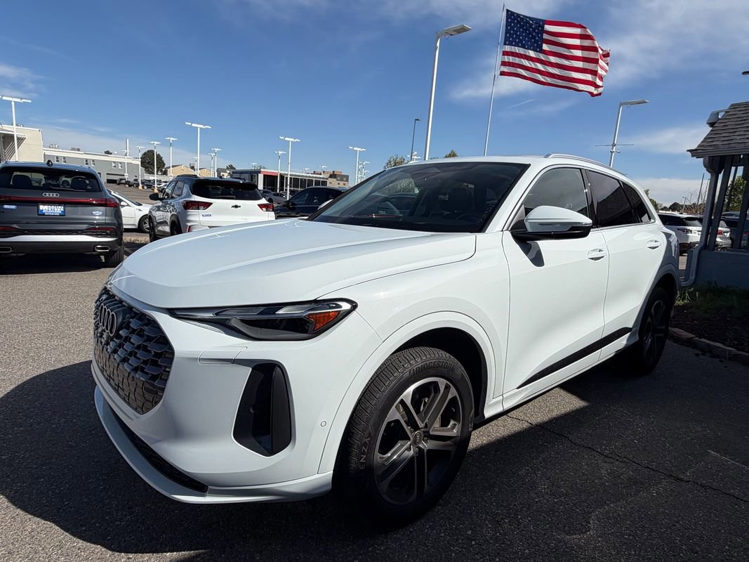 Used 2025 Audi Q5 Premium w/ Convenience Package AWD/4WD image 3