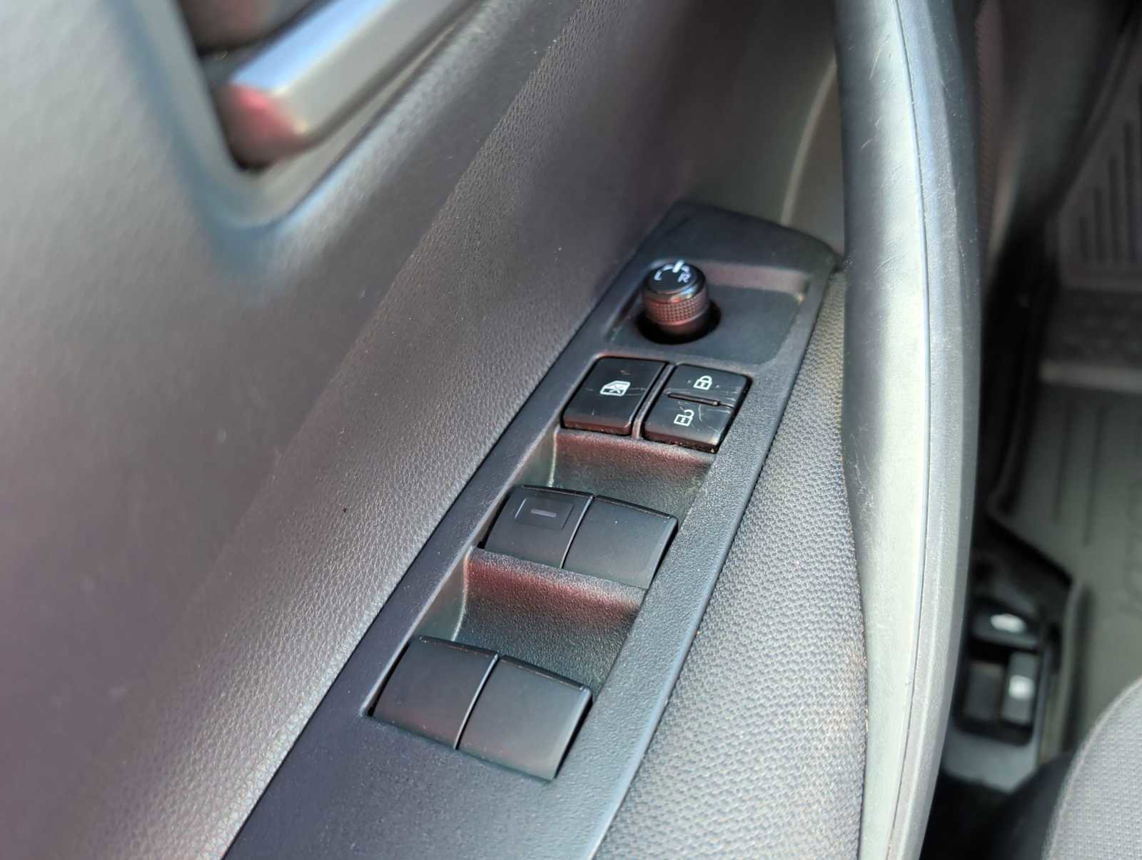 Used 2023 Toyota Corolla LE image 14