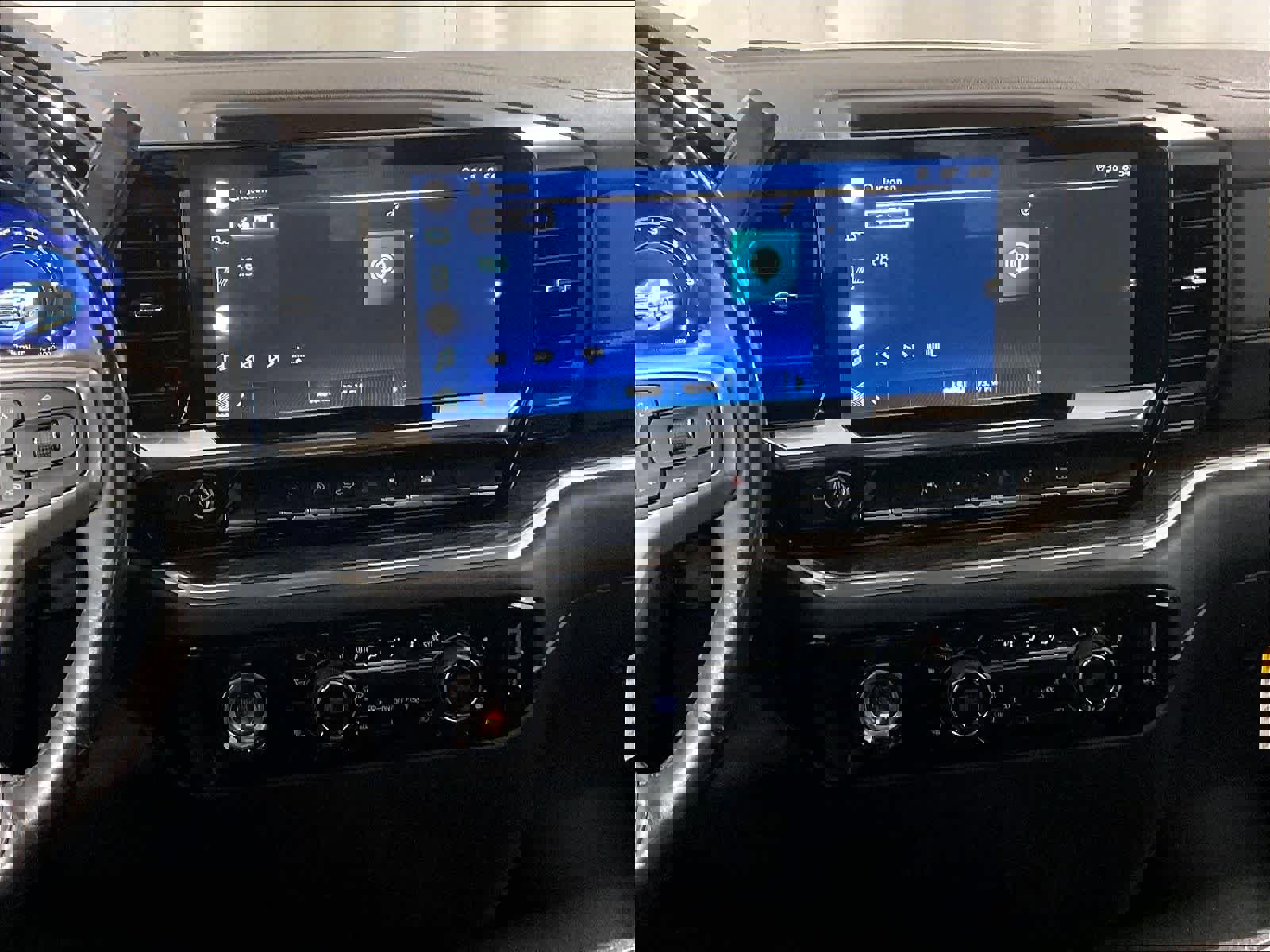 Used 2022 Chevrolet Silverado 1500 LT AWD/4WD image 18