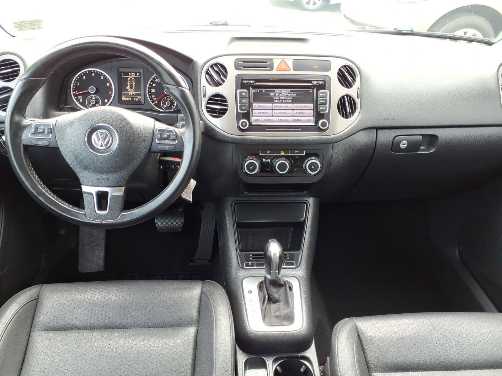 Used 2011 Volkswagen Tiguan SE FWD image 7