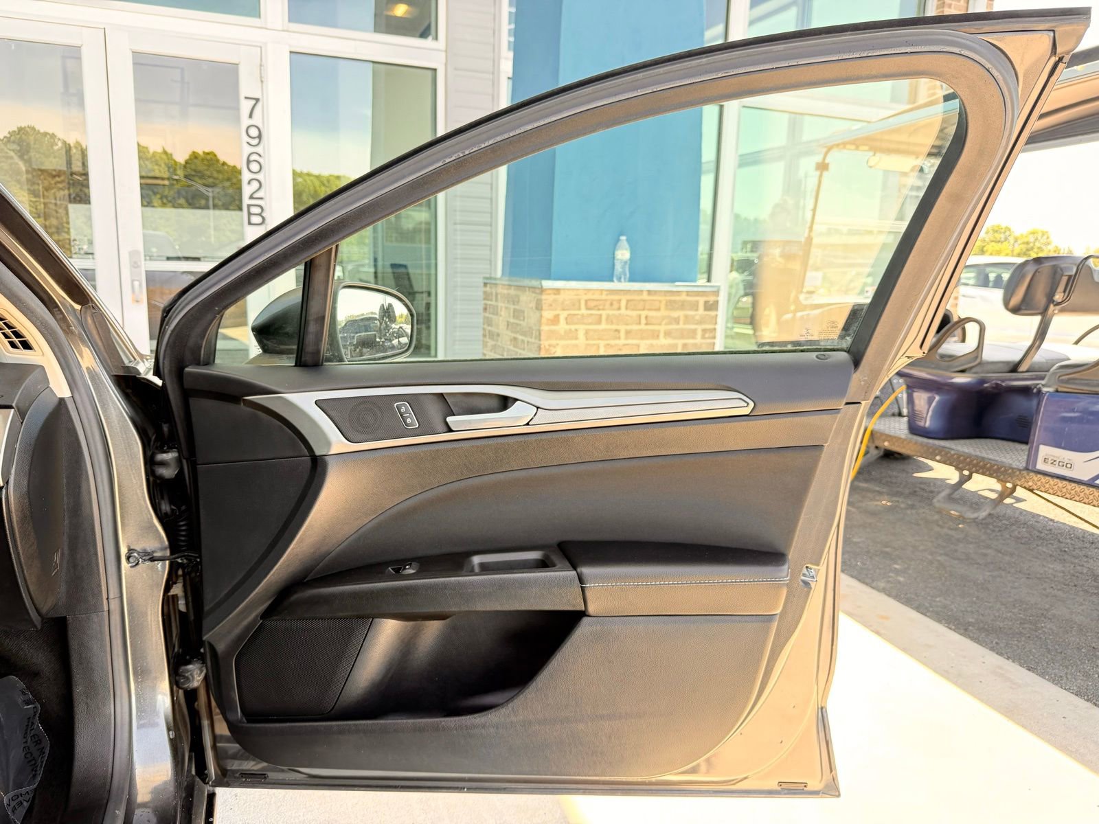 Used 2020 Ford Fusion SE FWD image 20