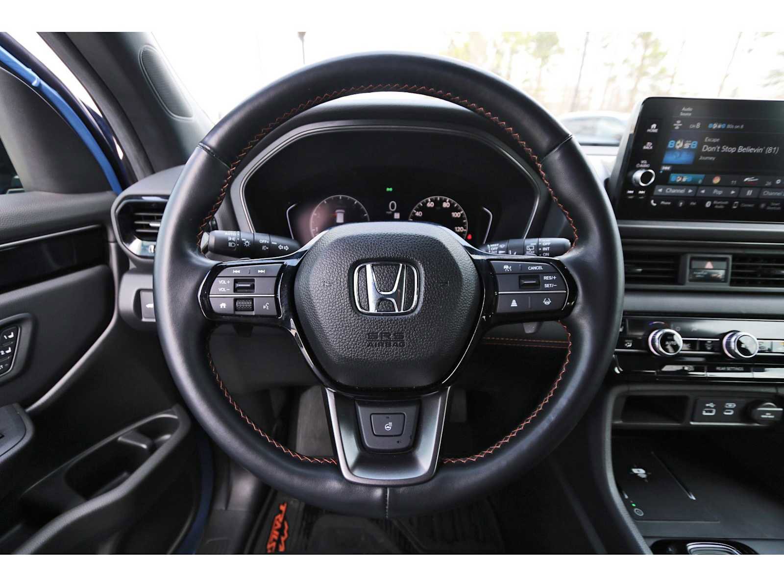 Used 2025 Honda Pilot TrailSport image 15