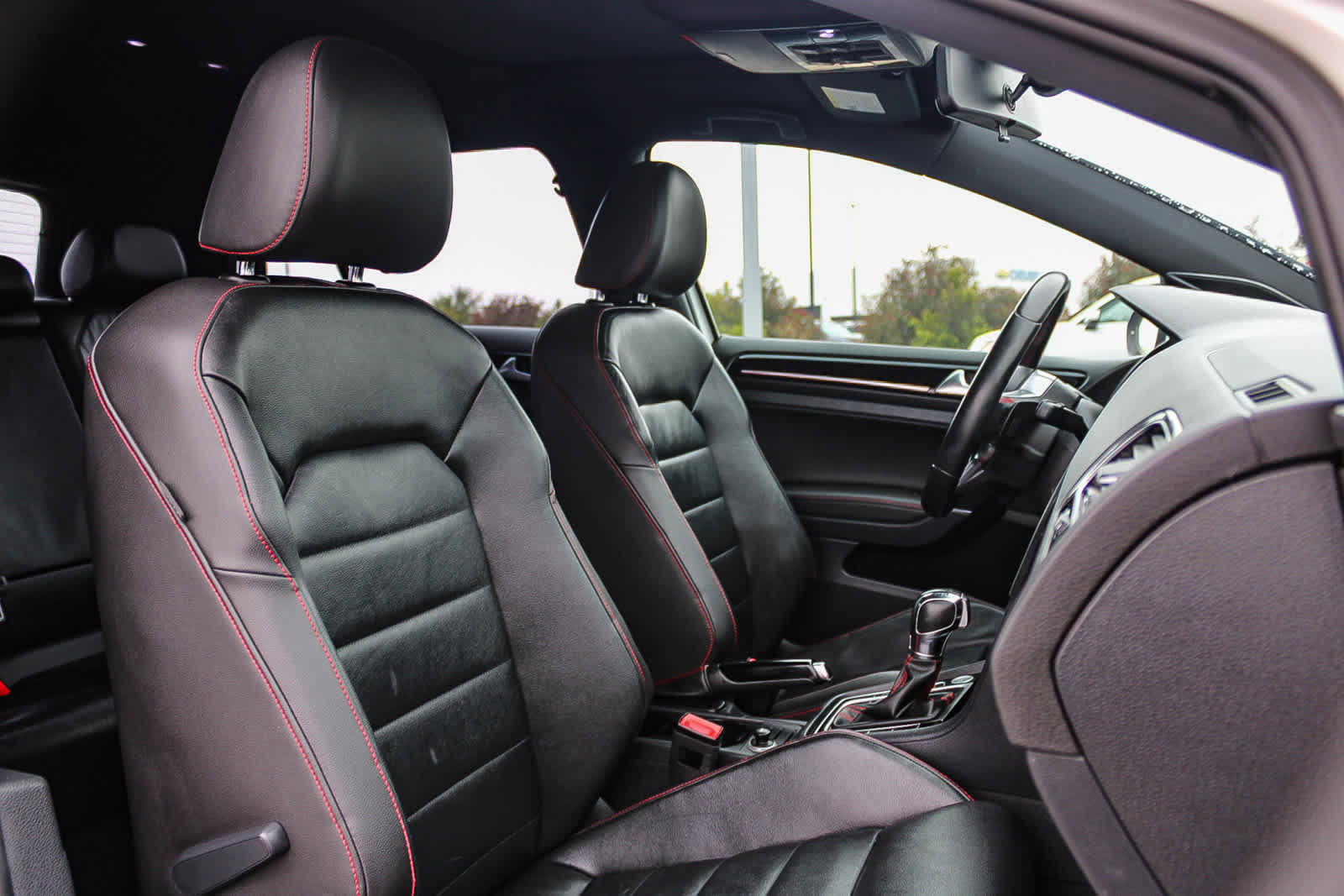 Used 2015 Volkswagen GTI 4-Door FWD image 16