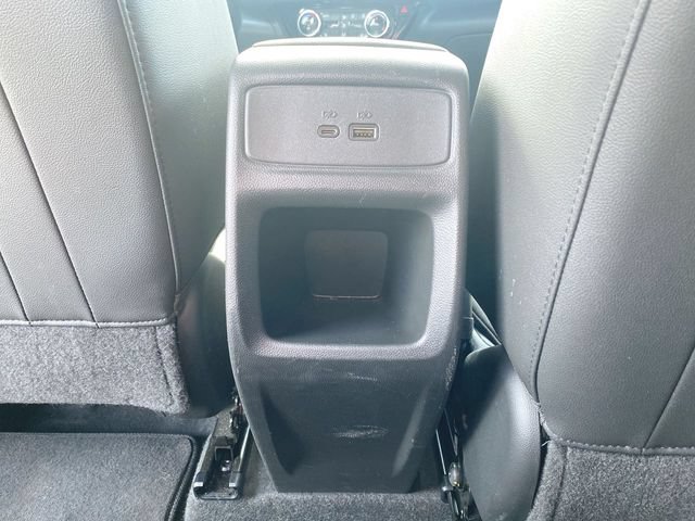 Used 2025 Chevrolet Trax LT w/ LT Convenience Package FWD image 20