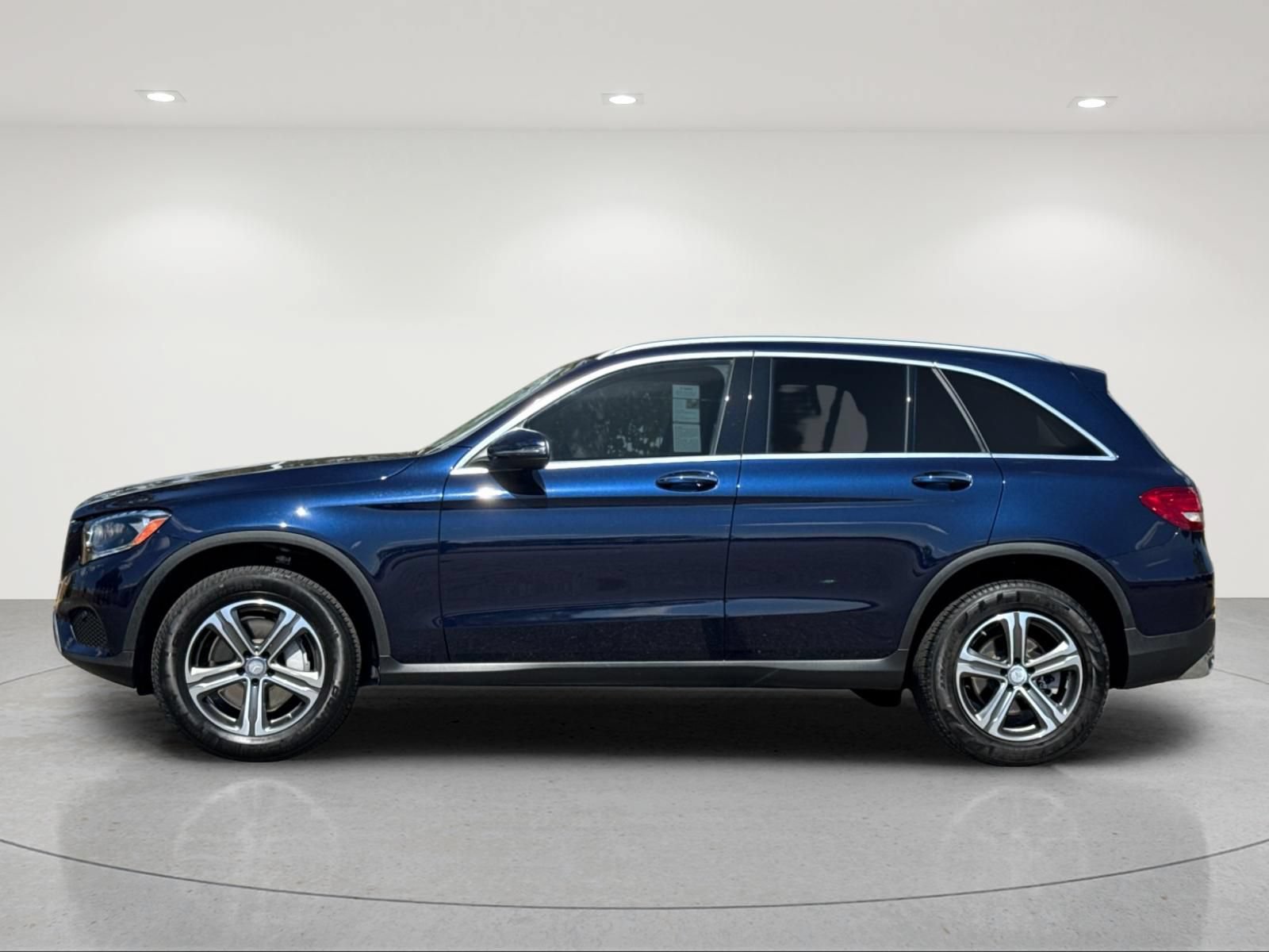 Used 2016 Mercedes-Benz GLC 300 4MATIC image 3