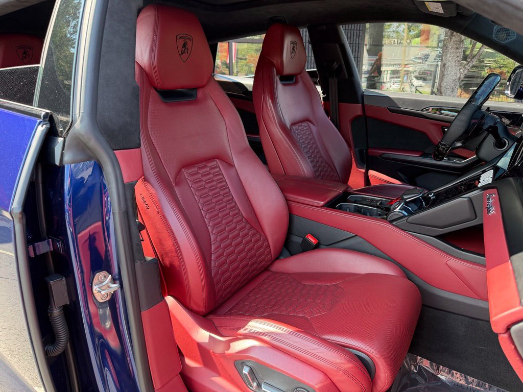 Used 2021 Lamborghini Urus AWD/4WD image 35