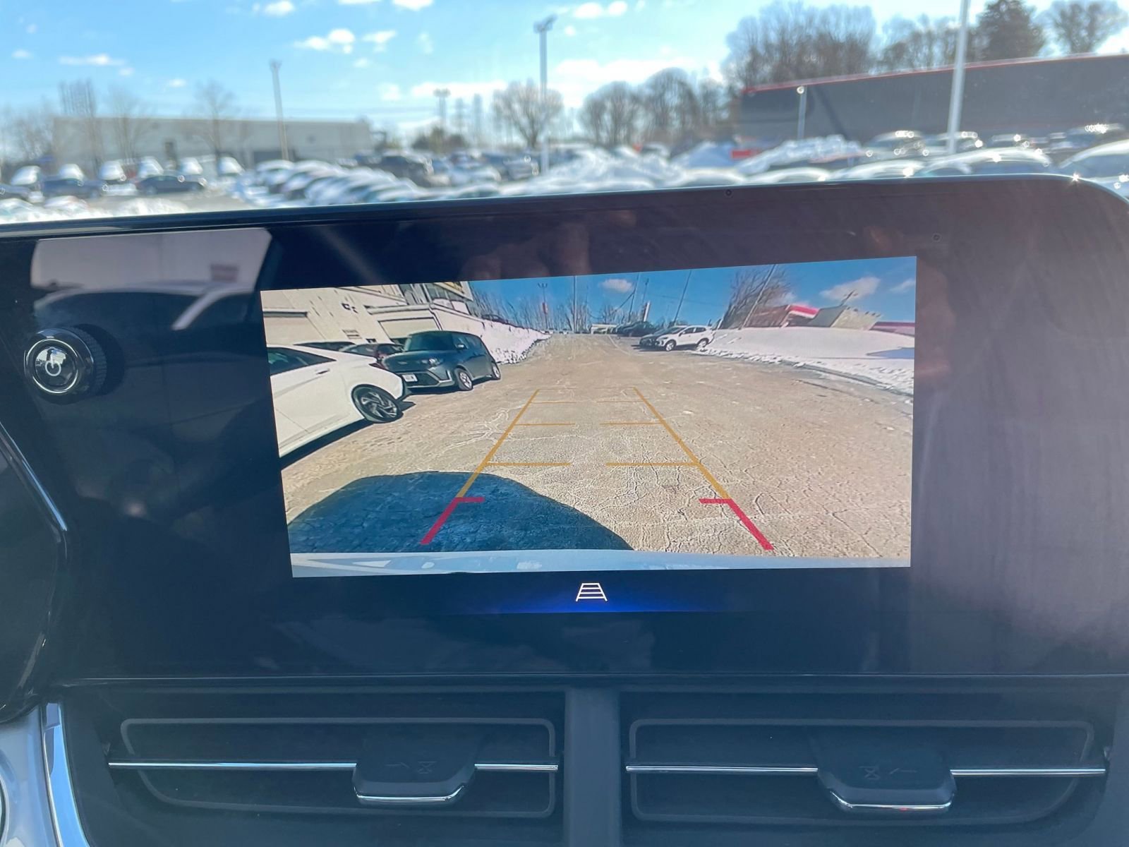 Used 2025 Chevrolet Trax LT w/ LT Convenience Package image 22