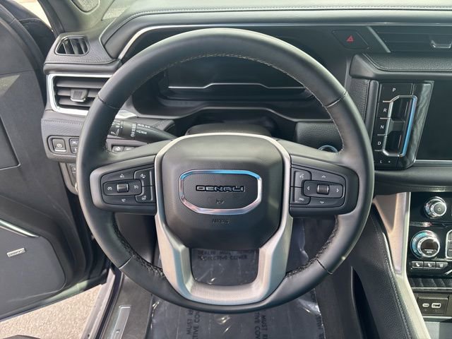 Used 2024 GMC Yukon XL Denali image 16