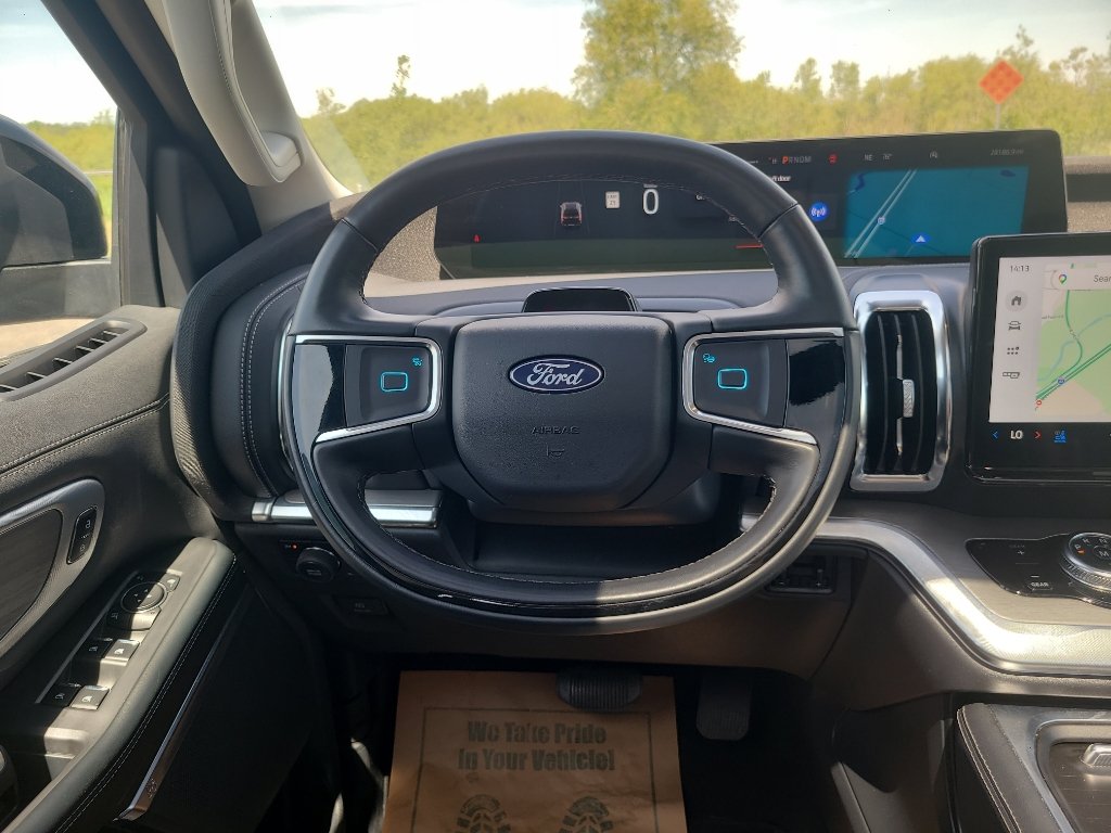 Used 2025 Ford Expedition Platinum AWD/4WD image 31