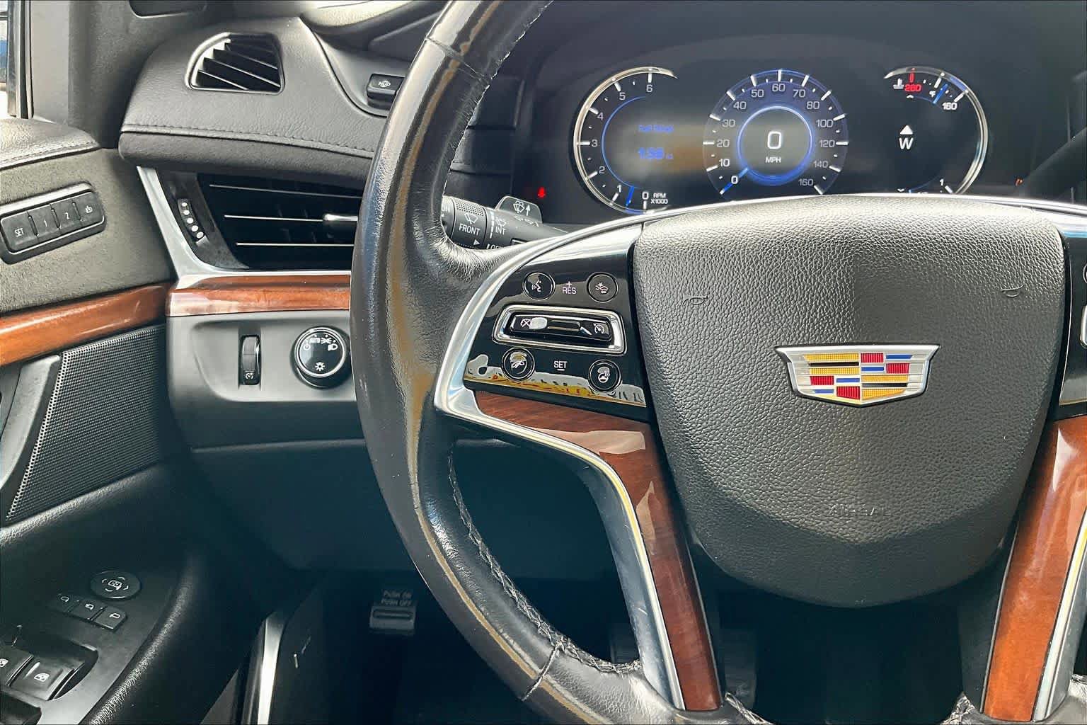 Used 2020 Cadillac Escalade ESV Luxury w/ Escalade Sport Edition AWD/4WD image 24