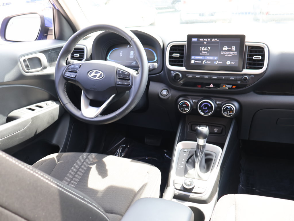 Used 2025 Hyundai Venue SEL FWD image 12