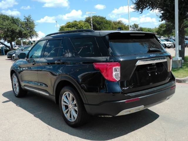 Used 2023 Ford Explorer XLT w/ Equipment Group 202A RWD image 13