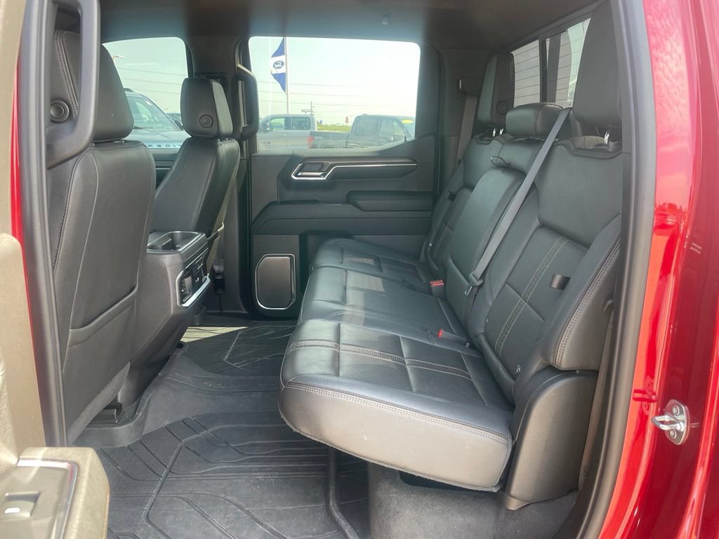 Used 2023 Chevrolet Silverado 1500 High Country w/ Technology Package AWD/4WD image 8