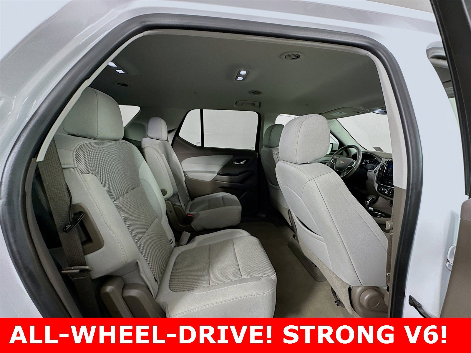 Used 2021 Chevrolet Traverse LT image 23