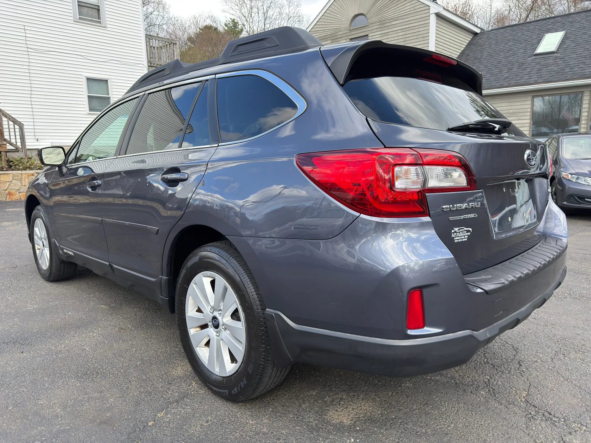 Used 2016 Subaru Outback 2.5i Premium image 5