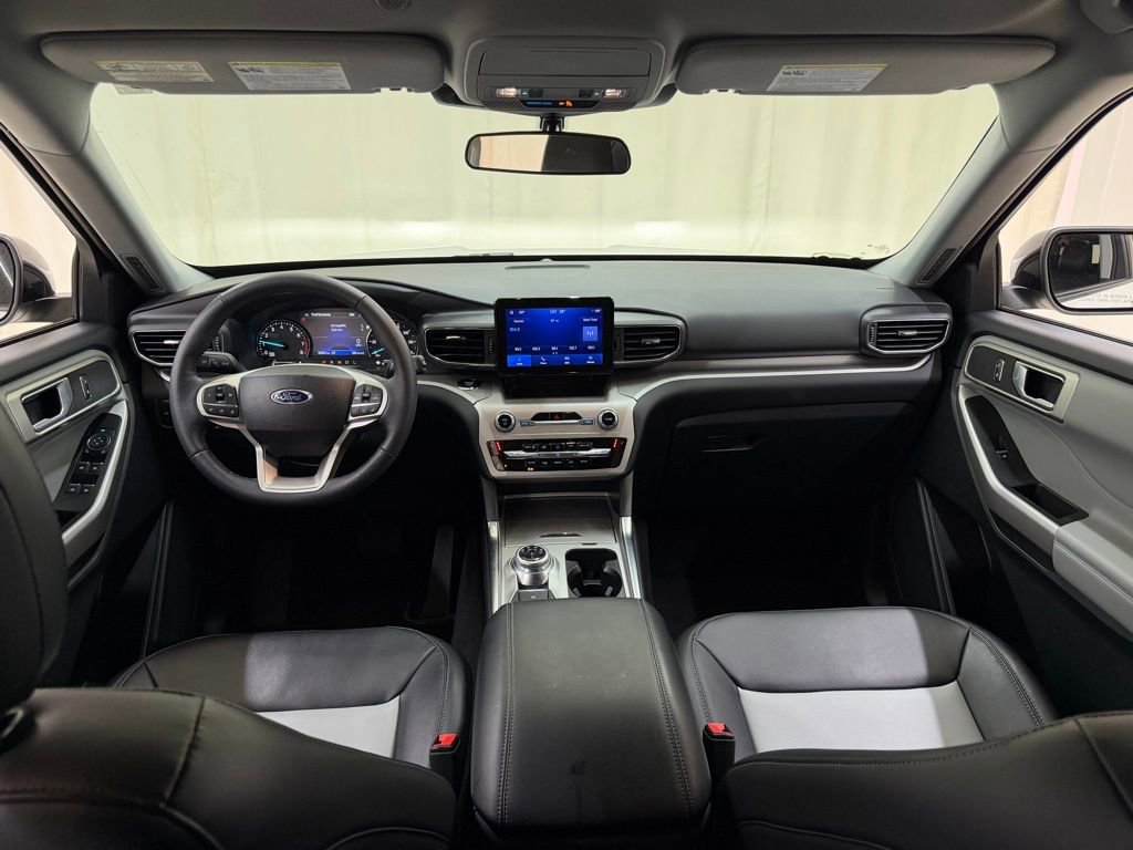 Used 2024 Ford Explorer XLT w/ Equipment Group 202A image 25