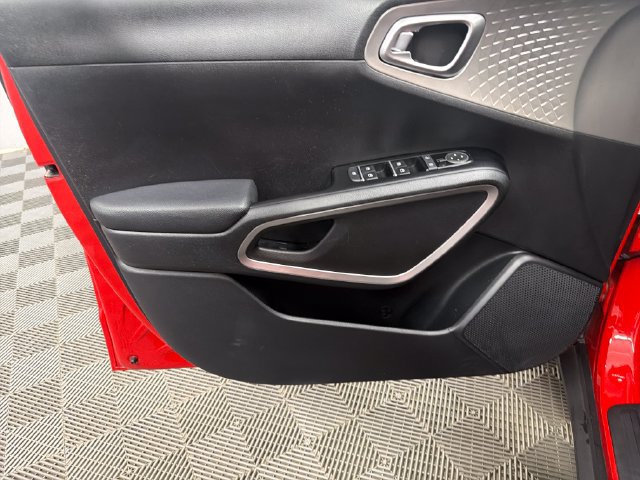 Certified 2024 Kia Soul LX w/ LX Technology Package FWD image 12
