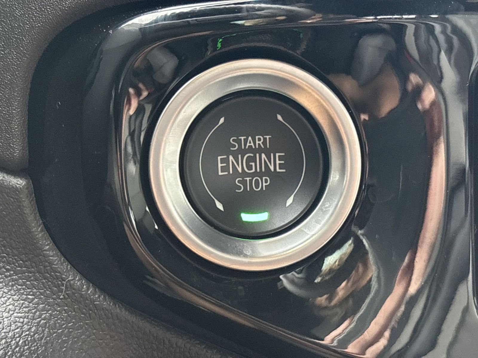 New 2025 GMC Sierra 1500 SLE w/ Preferred Package image 14