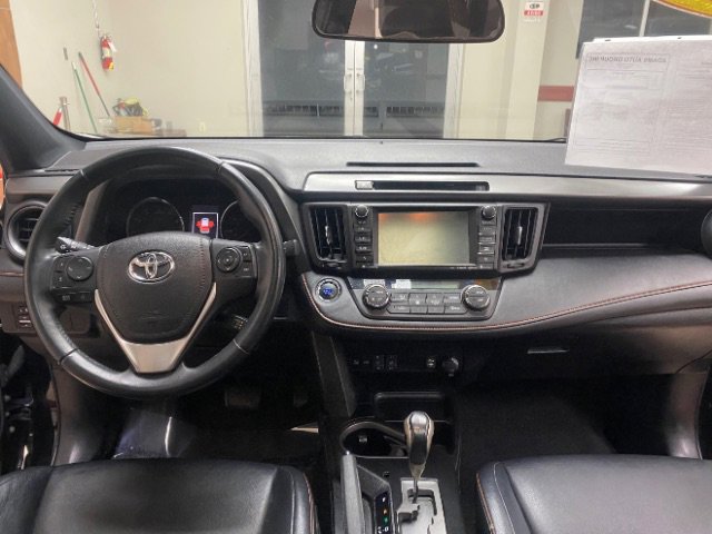 Used 2016 Toyota RAV4 SE FWD image 21