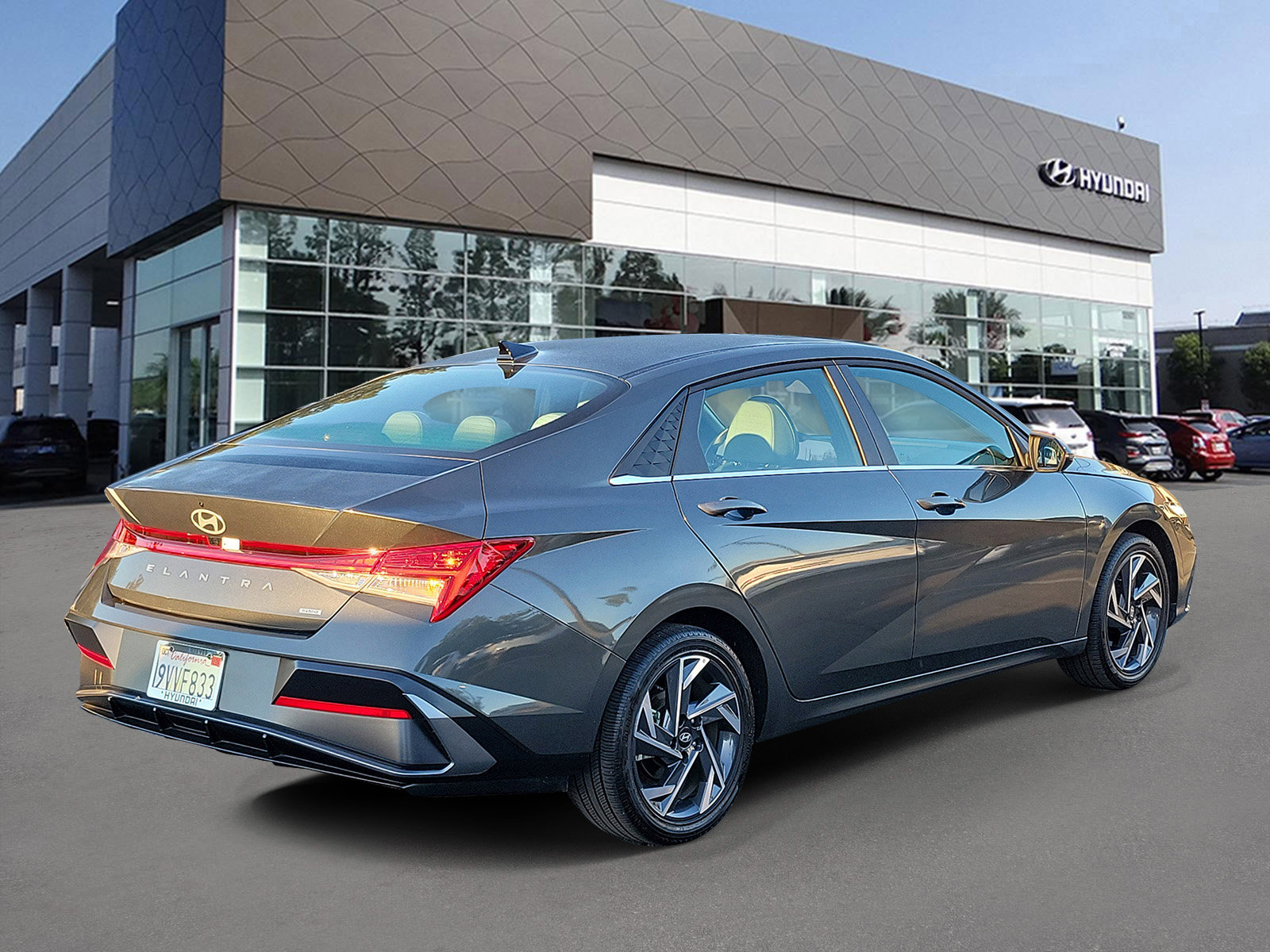 Certified 2025 Hyundai Elantra Limited image 2