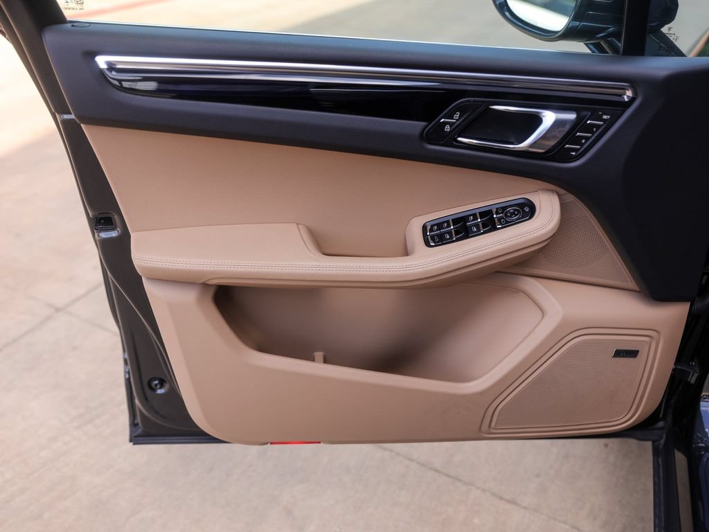 Certified 2026 Porsche Macan AWD/4WD image 68