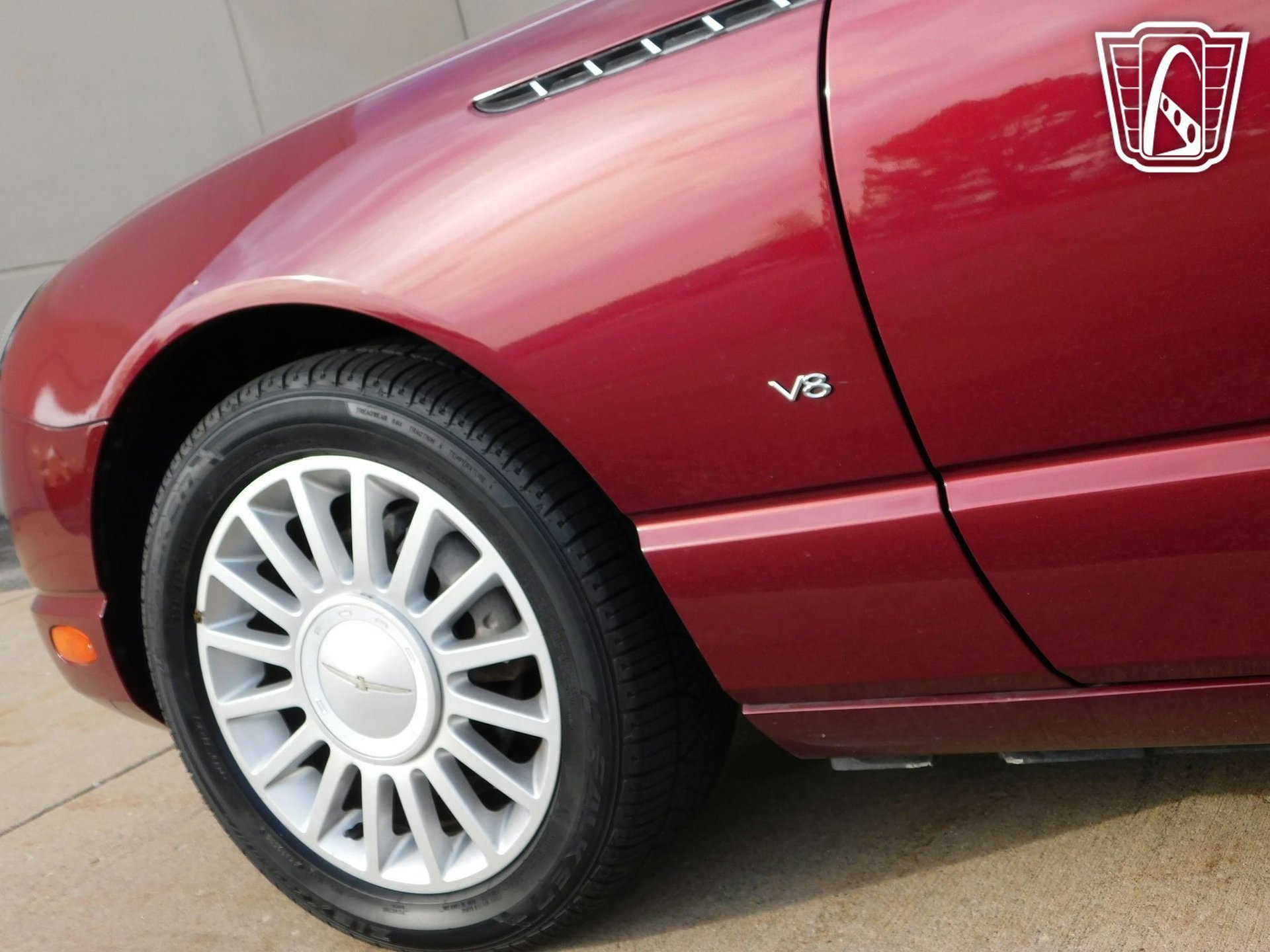 Used 2004 Ford Thunderbird image 33